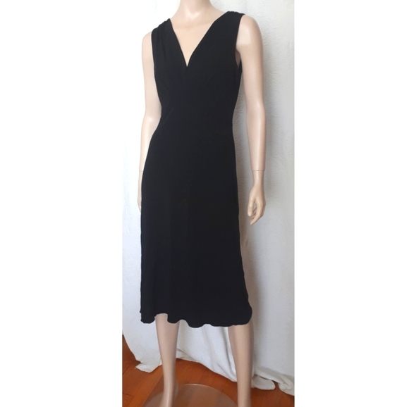 V-neck Sleeveless Dress - Picture 1 of 11